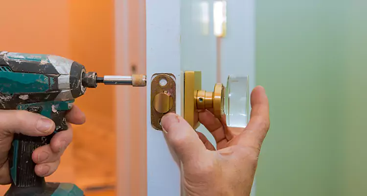 Broken Door Knob Fix in Lynn Haven, FL
