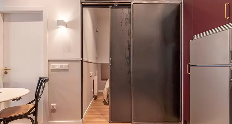 We Fix Closet Sliding Door in Lynn Haven, FL 