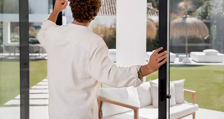 Sliding Screen Door Maintenance for Closing Issues in Lynn Haven, FL